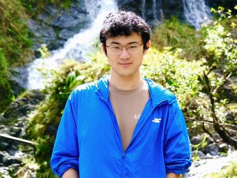 Hongyu Ren