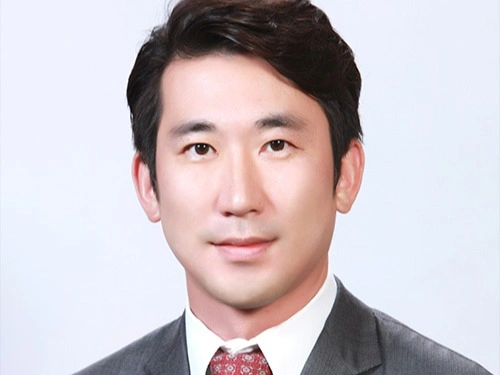 Jongsub Lee
